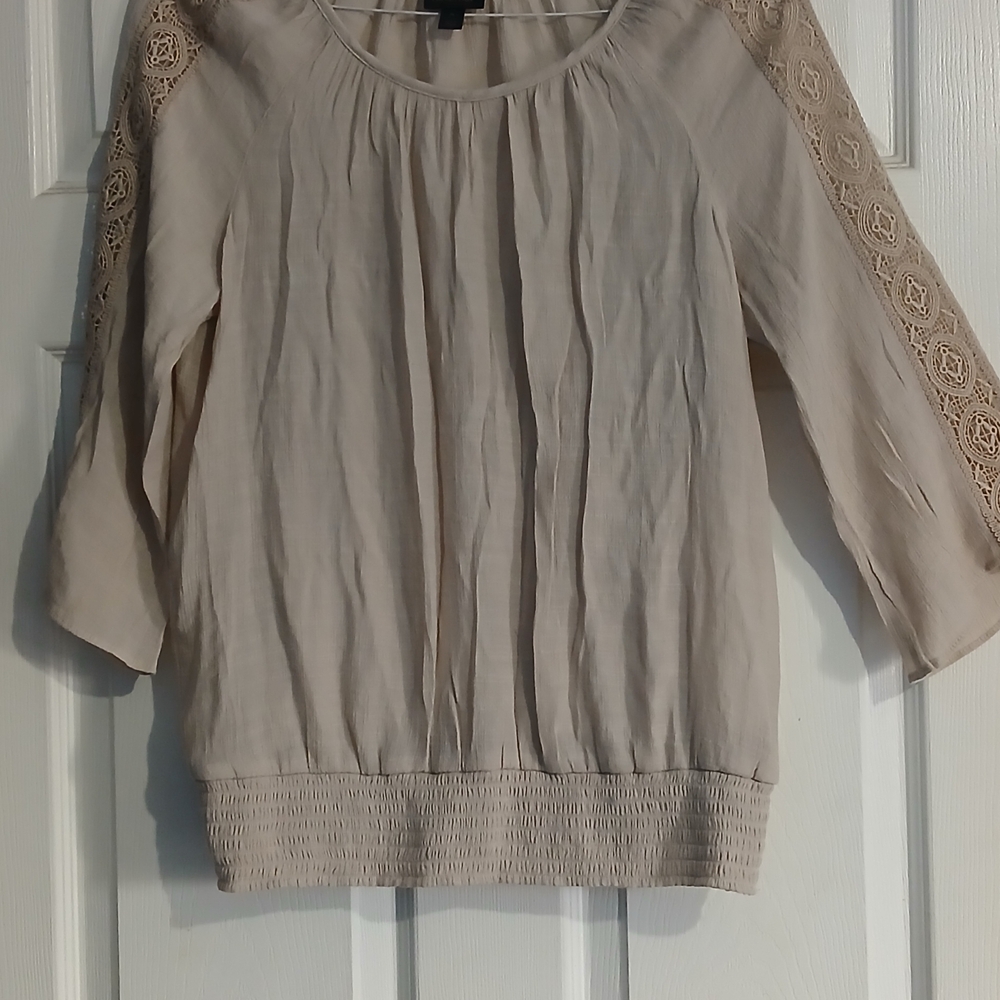 JM Collection Beige Blouse with Lace Details - Picture 4 of 7